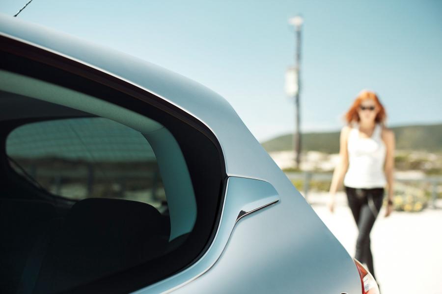  Peugeot 208 Ice Velvet 2012 года  (фото 19 из 33)